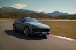 Porsche Cayenne Turbo GT: un concentrato di potenza e controllo