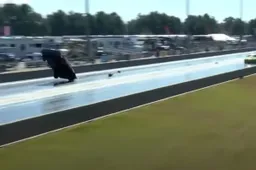 Con 3.500 CV la Chevrolet Camaro prende letteralmente il volo [VIDEO]