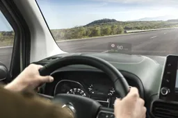Citroen Color Head Up Display: tecnologia e sicurezza di serie