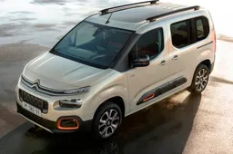 Restyling nuovo Berlingo con due silhouette e look robusto