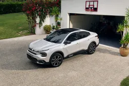 Citroen C4 X: dimensioni, bagagliaio, motori, prezzo
