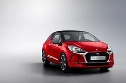 DS lancia il nuovo allestimento Connected Chic