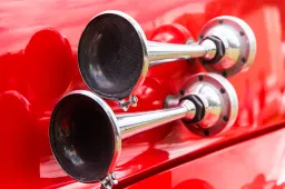 Si può personalizzare il clacson?