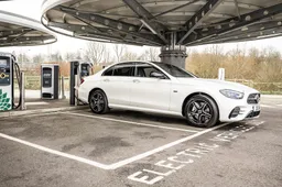 Quando la sostituzione della batteria costa più della Mercedes Classe E