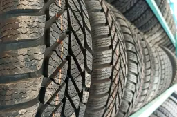 Cambio degli pneumatici: le gomme 4 stagioni