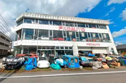 La concessionaria fantasma dove dormono Lotus, Alpine e sportive anni ’60