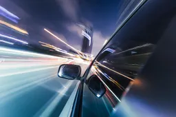 Il 60% degli italiani favorevole all’auto connessa: l’indagine di AutoScout24