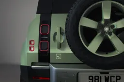 Land Rover festeggia i 75 anni della Defender con una versione unica