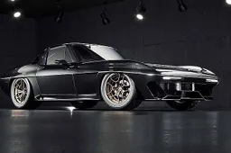 Il Restomod di Corvette C2 ha un’anima da Lamborghini