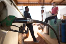 Cosa influenza i prezzi dei carburanti?