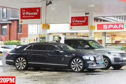 Crisi carburanti UK: 7 ore di coda per l'auto di Cristiano Ronaldo