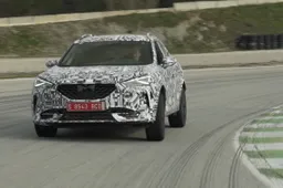 Cupra Formentor: i piloti ufficiali Cupra la guidano in pista