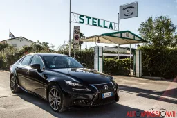 Lexus il marchio di automotive più amato nel 2013