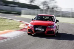 Audi RS 3 Sportback 2015: la vera potenza per una compatta