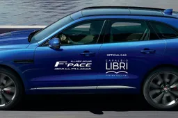 Jaguar Land Rover a Capalbio Libri con la Jaguar F-Pace