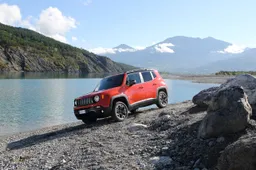 Jeep Renegade eletto "4x4 dell'anno 2015" in Francia