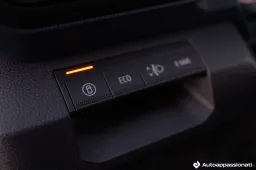 Tasto ECO in auto: risparmio o rischio per motore e sicurezza?