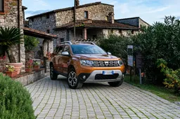Dacia Duster 1.0 TCe 100 CV | Prova su strada in anteprima