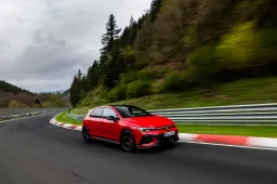 Arriva la Volkswagen Golf GTI più potente di sempre: si chiama Edition 50