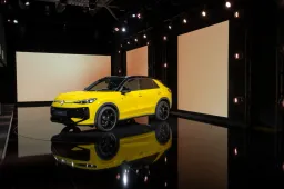 Nuova Volkswagen T-Roc: ibrida, più spaziosa e molto più tecnologica. Ecco cosa cambia