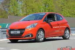 Peugeot 208 BlueHDi: consumi di 2,0 l/100Km
