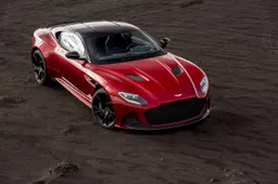 Aston Martin DBS Superleggera: un nome una garanzia