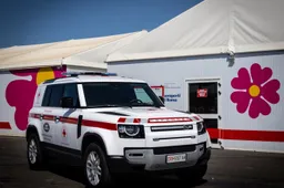 Land Rover lancia un’iniziativa speciale: il progetto "Defender forWorks”