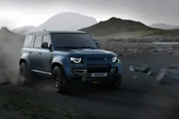 Land Rover aggiorna la gamma Defender: ecco cosa cambia