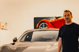 Alessandro Del Piero ritira la sua nuova supercar