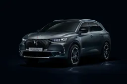 DS 7 Crossback: il SUV altamente personalizzabile con un listino “alla carta”