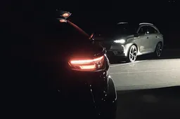 DS 7 Crossback e DS 3 Crossback illuminano il Défilé Coperni alla Paris Fashion Week