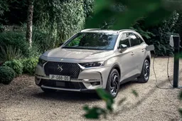 DS 7 Crossback E-Tense 225: in arrivo la nuova motorizzazione ibrida plug-in