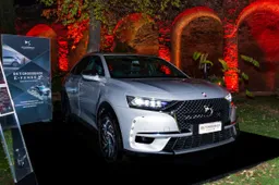DS 7 Crossback E-Tense 4x4: invitato speciale al Christmas Party di QC Terme Milano