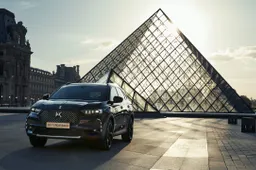 DS 7 Crossback Louvre: un museo viaggiante, ibrido e chic