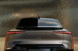 DS N°8, nuovo crossover elettrico. Le informazioni e i prezzi