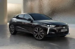 La nuova DS N°4: cambia il nome e si rinfresca. Ecco le novità