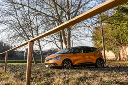 Debutta il nuovo motore Renault Hybrid Assist