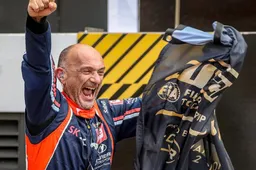 Tarquini vince il WTCR a 56 anni: la bandiera italiana sventola su Macao
