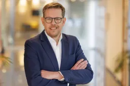 Lui è il nuovo CEO di Renault al posto di Luca De Meo: ma non lo sarà per molto