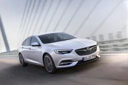 Nuova Opel Insignia Grand Sport: prime informazioni