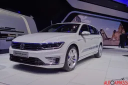 Nuova Volkswagen Passat GTE - Salone di Parigi 2014 Live