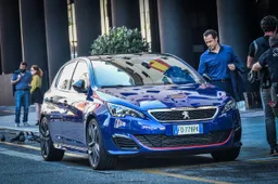 Stefano Accorsi è #sensationdriver, la nuova web serie by Peugeot.