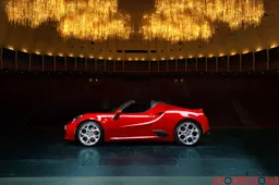 Alfa Romeo 4C Spider a Teatro: il nostro shooting esclusivo