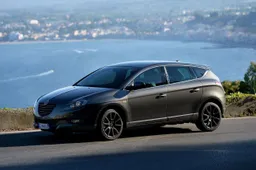 Foto Gallery - Lancia Delta S by MOMODESIGN