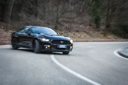 Ford Mustang è l'auto sportiva più venduta nel 2015
