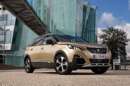 Novità per Peugeot 5008, tutte sotto il cofano