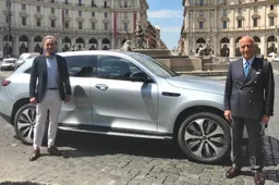 Angelo Sticchi Damiani è il primo cliente della Mercedes EQC