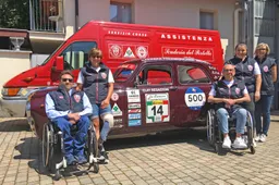 Waze è mobility partner della 1000 Miglia 2021: i loghi sull'Alfa 1900 Ti