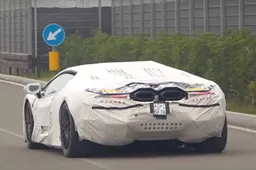 L’erede della Lamborghini Aventador si mostra in un VIDEO: lo scarico fa discutere