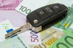 Cashback auto: sconti per pagare carburante, multe, assicurazioni e bollo